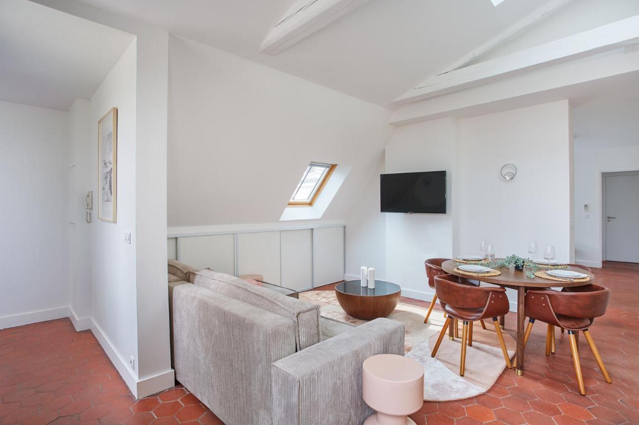 Apartement Montaigne George V By Studio Prestige Paris Exterior photo